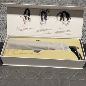Tyme iron new in box
